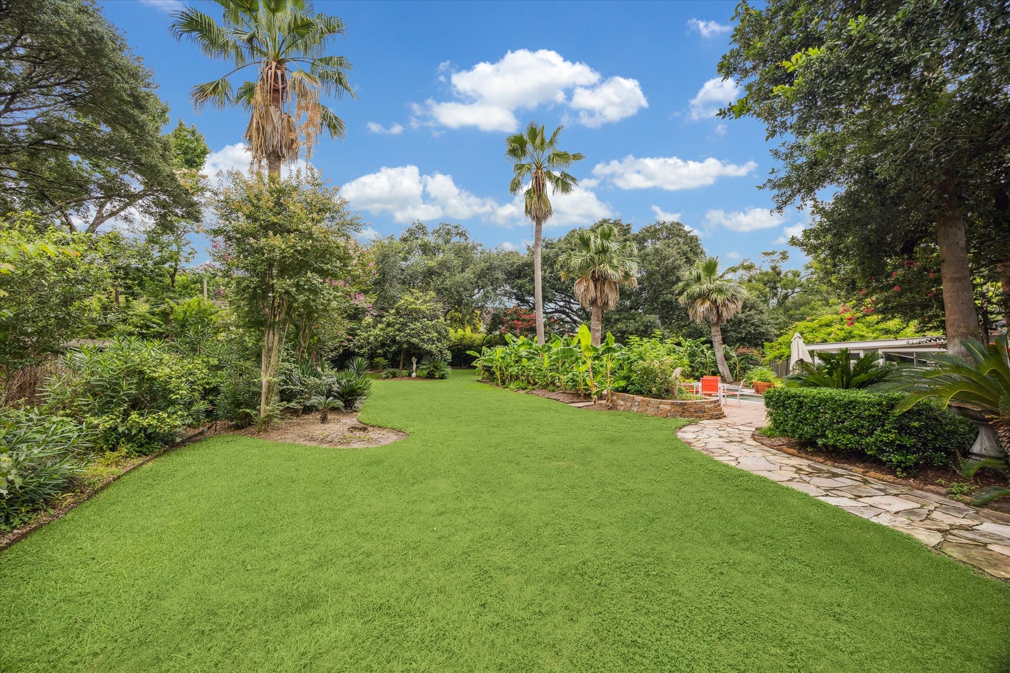 9006 Bonhomme Road Houston, TX 77074 - Photo 3 of 23