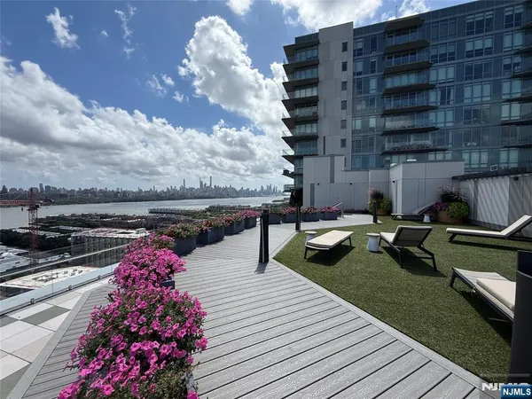 $6,900 | 320 Adolphus Avenue, Unit 321, Cliffside Park, NJ 07010