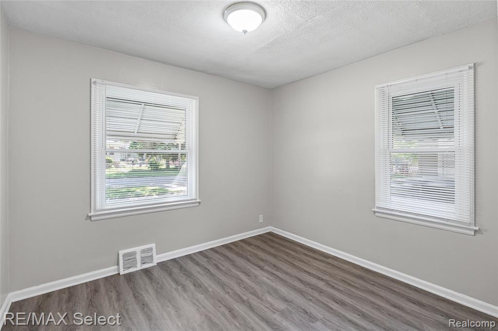 4305 Pengelly Road Flint, MI 48507 - Photo 25 of 36