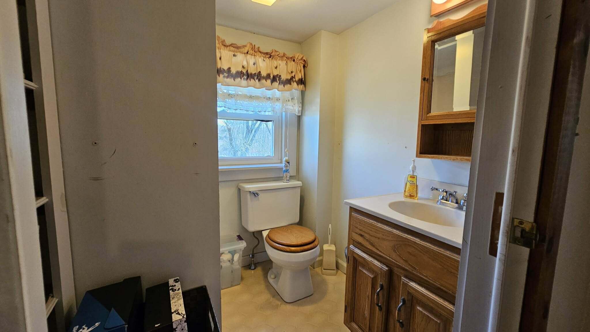 31 Church Street Turner, ME 04282 - Photo 26 of 41 BA upstairs