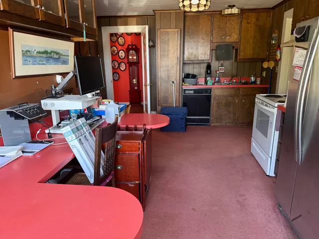 $599,000 | 364-367 Main Road, Islesboro, ME 04848