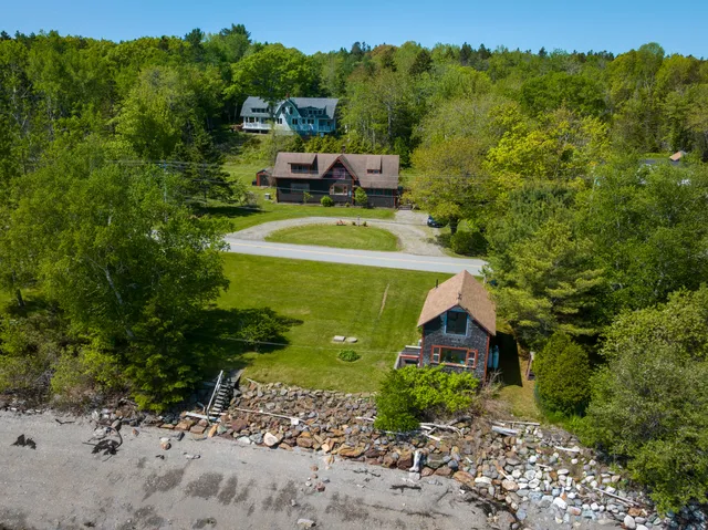 $599,000 | 364-367 Main Road, Islesboro, ME 04848