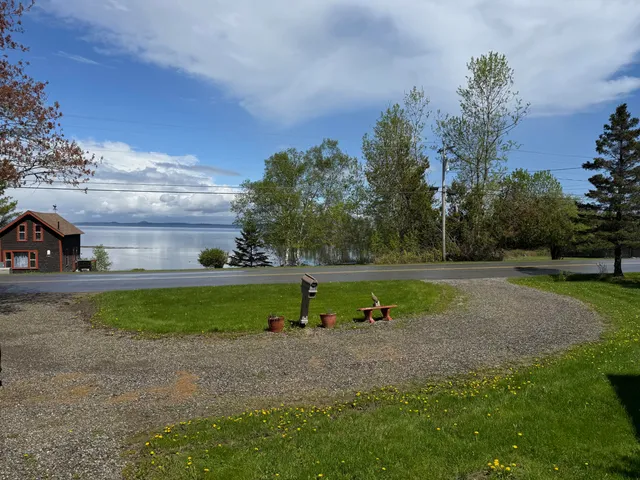 $599,000 | 364-367 Main Road, Islesboro, ME 04848