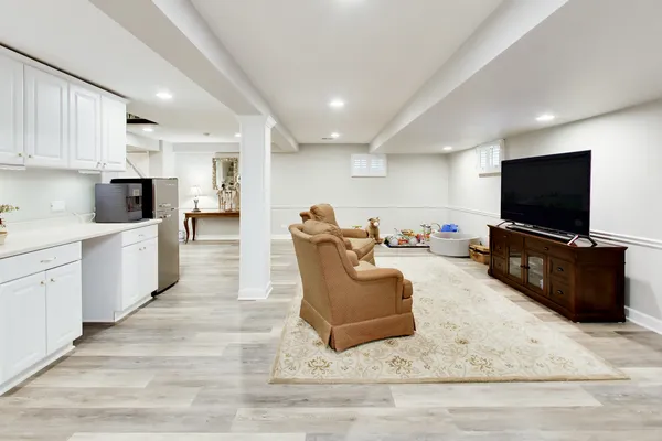 $750,000 | 860 West Carriageway Circle, Palatine, IL 60067