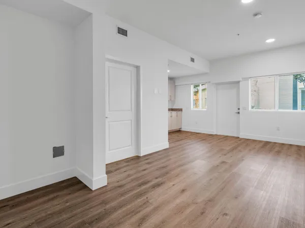 $1,302 | 2130 Northwest 37th Street, Unit STUDIO, Miami, FL 33142