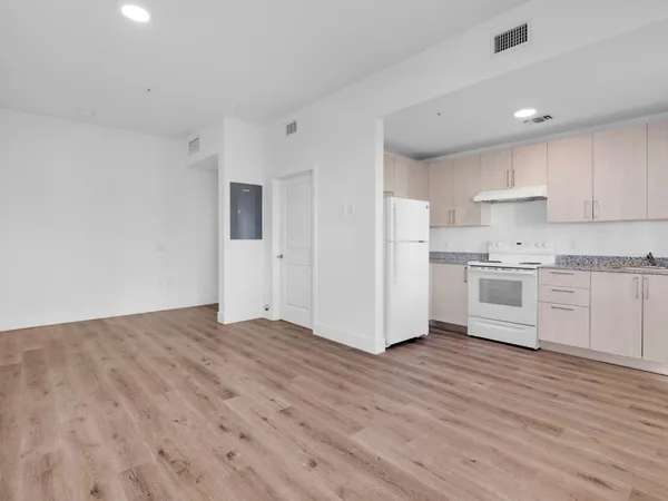 $1,302 | 2130 Northwest 37th Street, Unit STUDIO, Miami, FL 33142