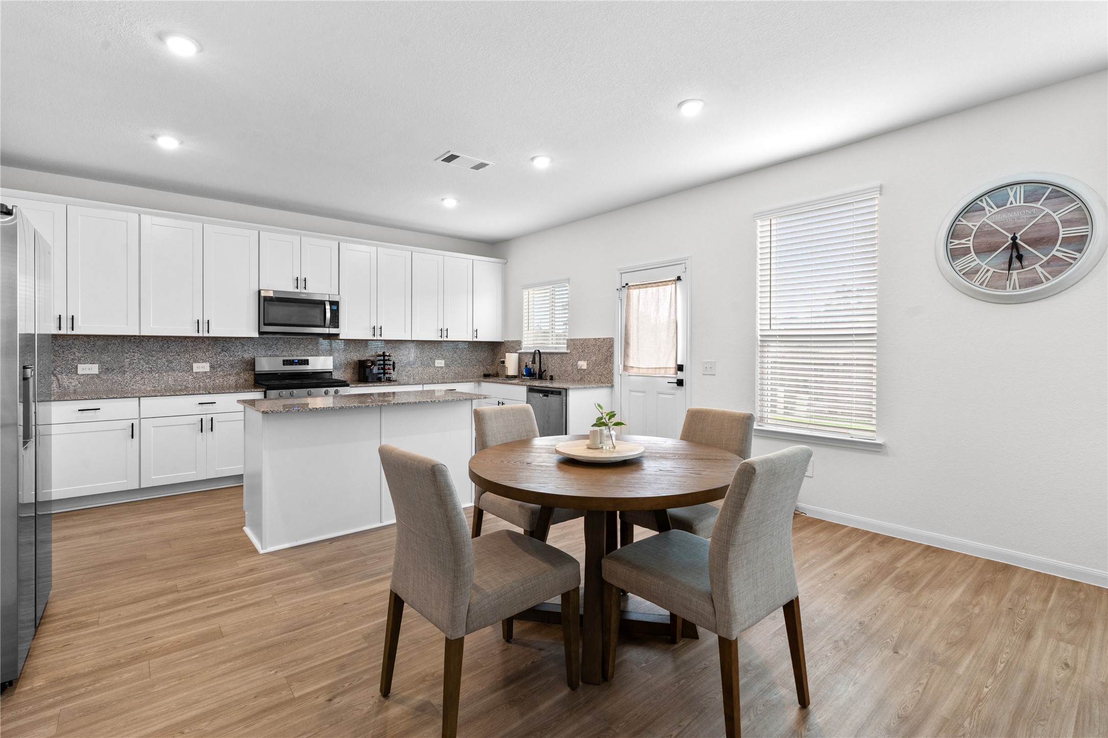 23439 Wrexham Street Spring, TX 77373 - Photo 8 of 26 Breakfast area