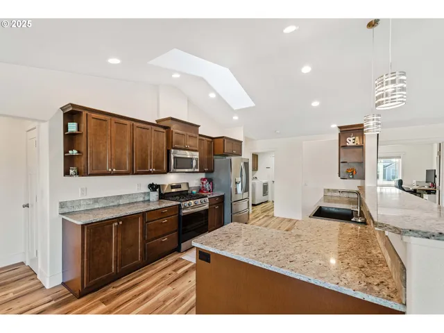 $655,000 | 2669 Cedar Loop, Bandon, OR 97411