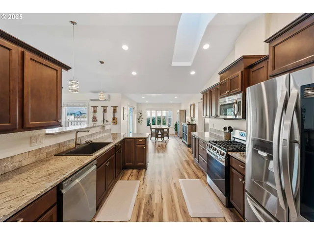 $655,000 | 2669 Cedar Loop, Bandon, OR 97411