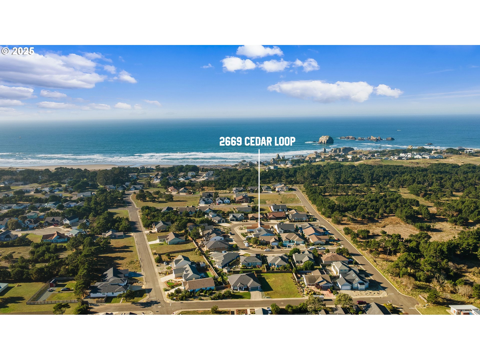 2669 Cedar Loop Bandon, OR 97411 - Photo 2 of 48