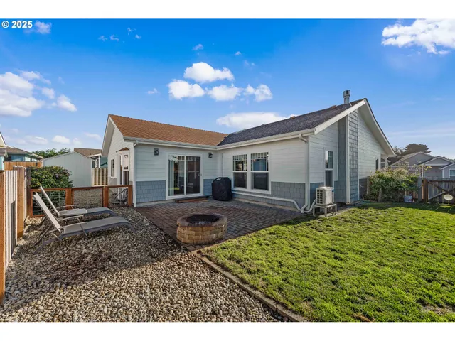 $655,000 | 2669 Cedar Loop, Bandon, OR 97411
