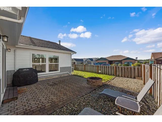 $655,000 | 2669 Cedar Loop, Bandon, OR 97411