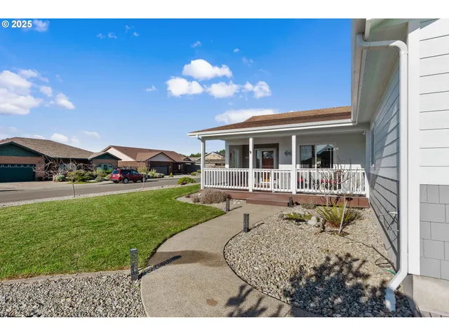 $655,000 | 2669 Cedar Loop, Bandon, OR 97411