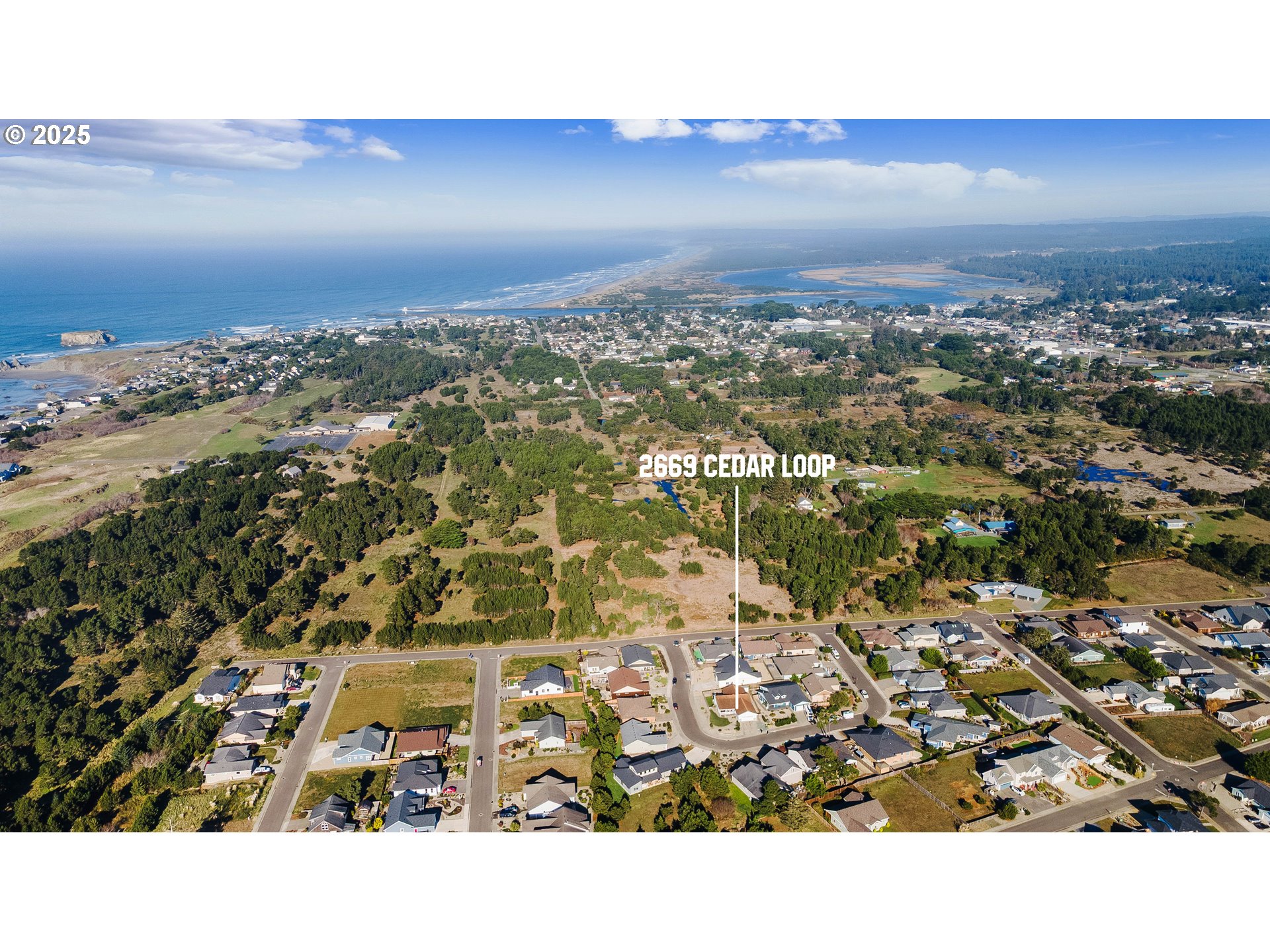 2669 Cedar Loop Bandon, OR 97411 - Photo 45 of 48 a view of city and mountain