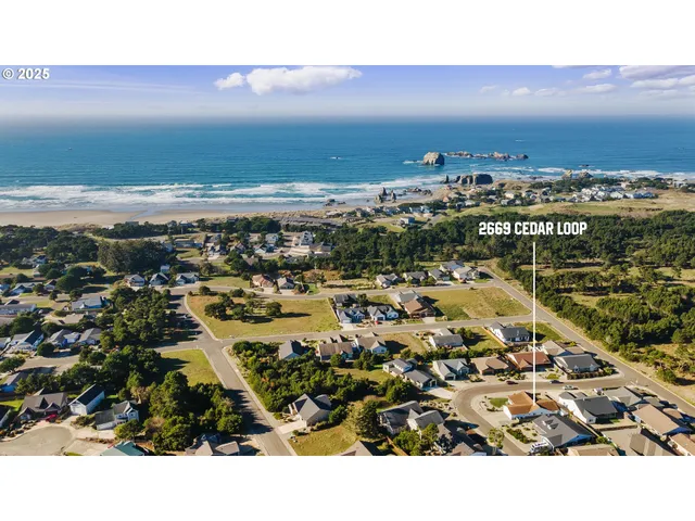$655,000 | 2669 Cedar Loop, Bandon, OR 97411