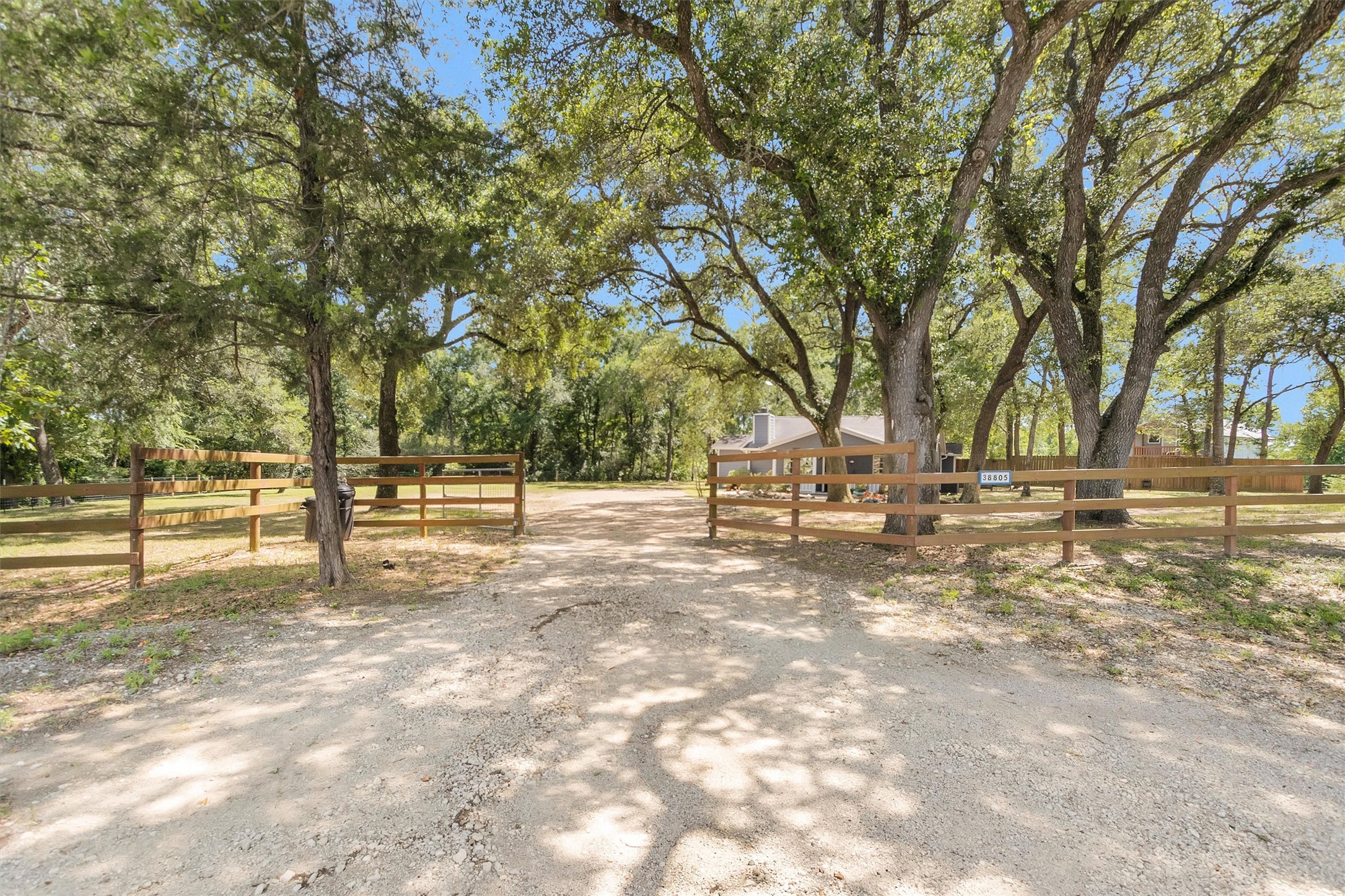 38805 Wyatt Chapel Road Hempstead, TX 77445 - Photo 2 of 50