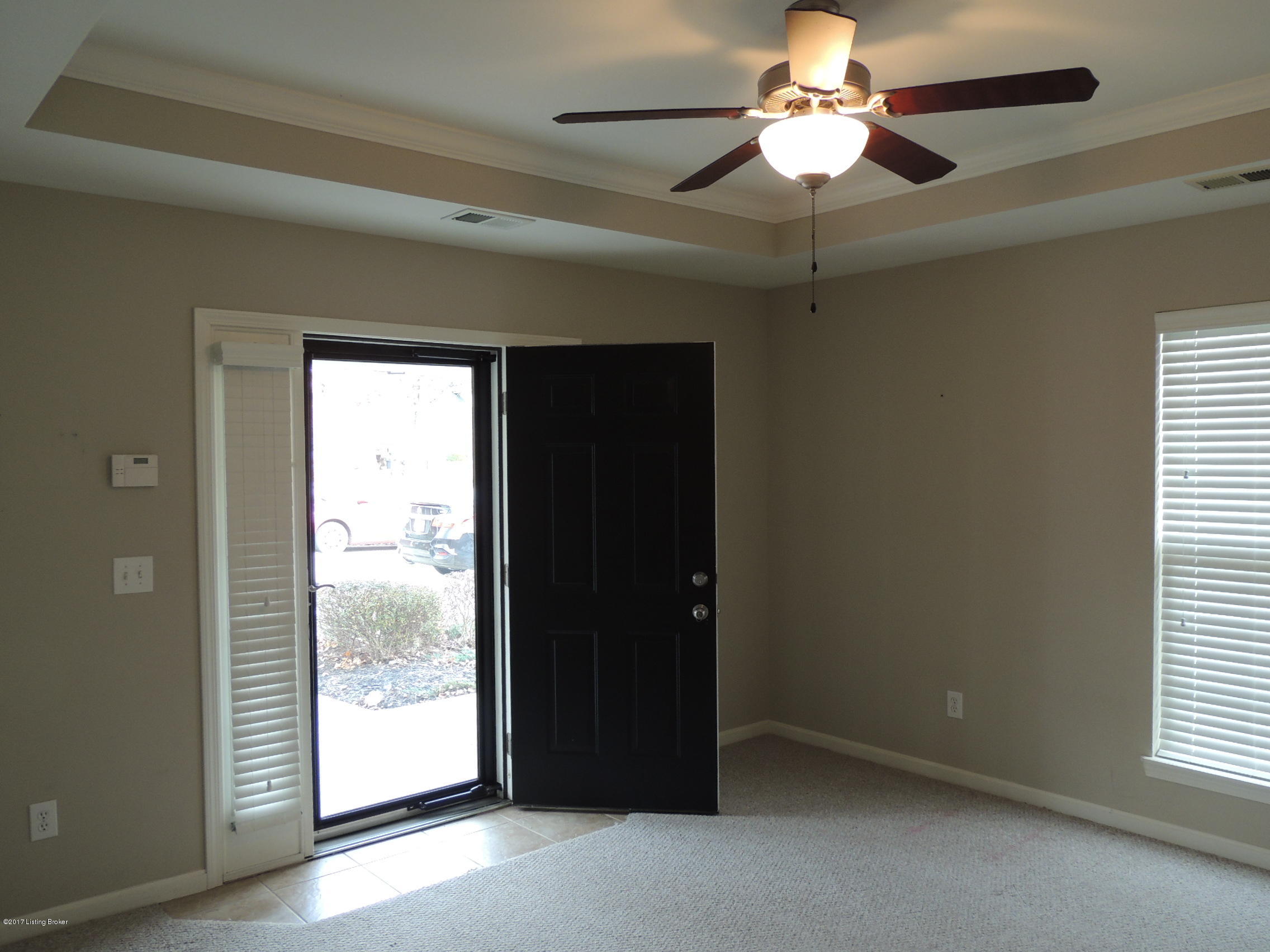 6410 Renate Road Louisville, KY 40291 - Photo 11 of 22 DSCN5959