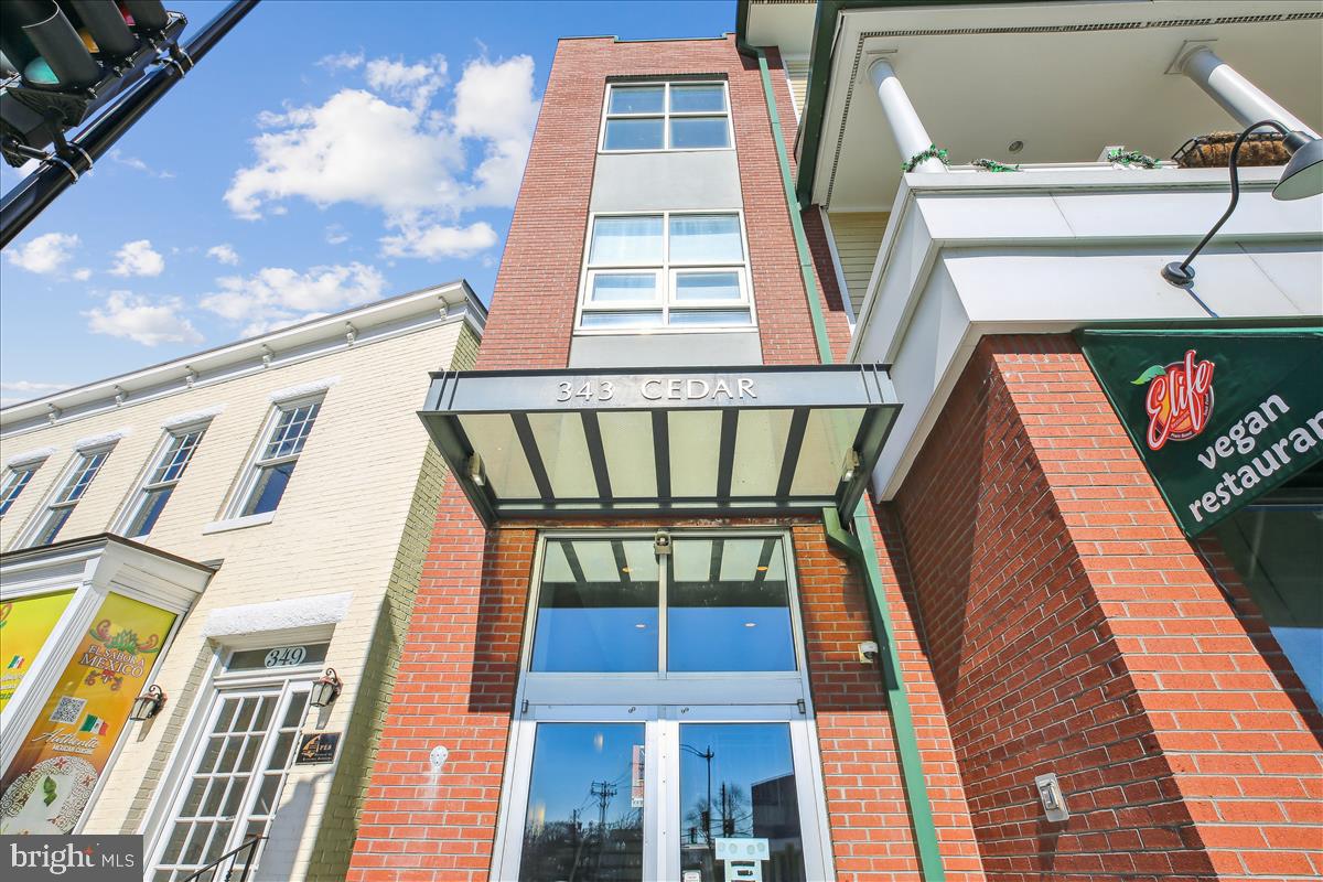 343 Cedar Street Northwest, Unit 323 Washington, DC 20012 - Photo 6 of 71 Main front entrance to Cedar Crossing
