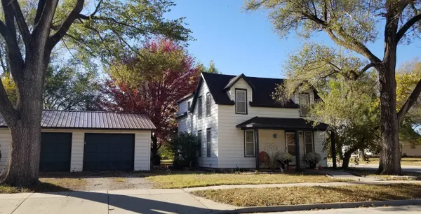 $165,000 | 225 North Weaver Avenue, Hesston, KS 67062