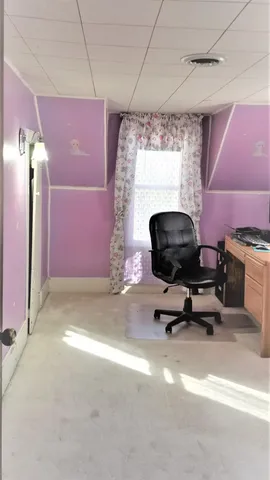 $165,000 | 225 North Weaver Avenue, Hesston, KS 67062