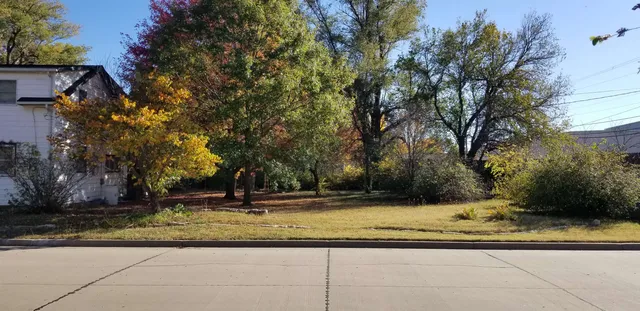 $165,000 | 225 North Weaver Avenue, Hesston, KS 67062