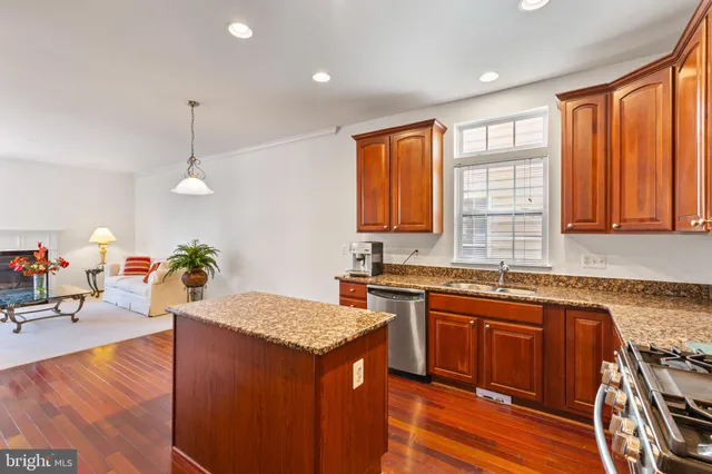 $4,000 | 8952 Landerfield Court, Lorton, VA 22079