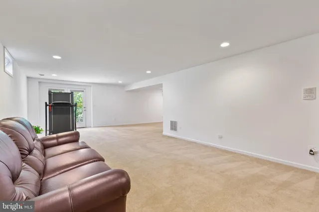 $4,000 | 8952 Landerfield Court, Lorton, VA 22079