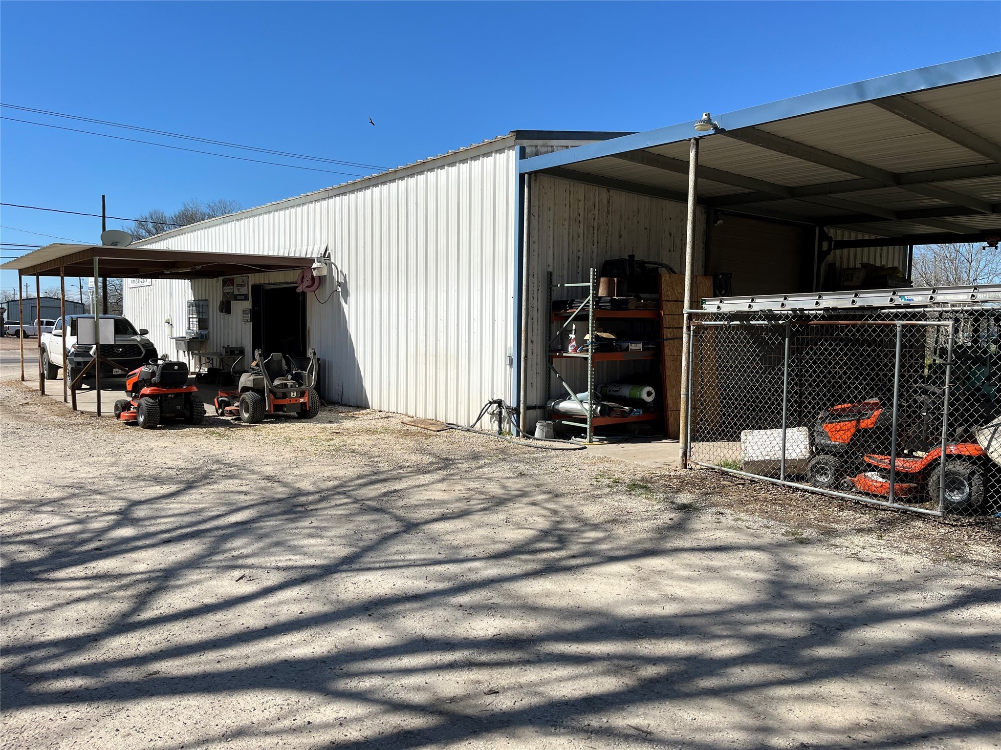 707 East Milam Street Wharton, TX 77488 - Photo 7 of 8 a view of a livingroom with furniture