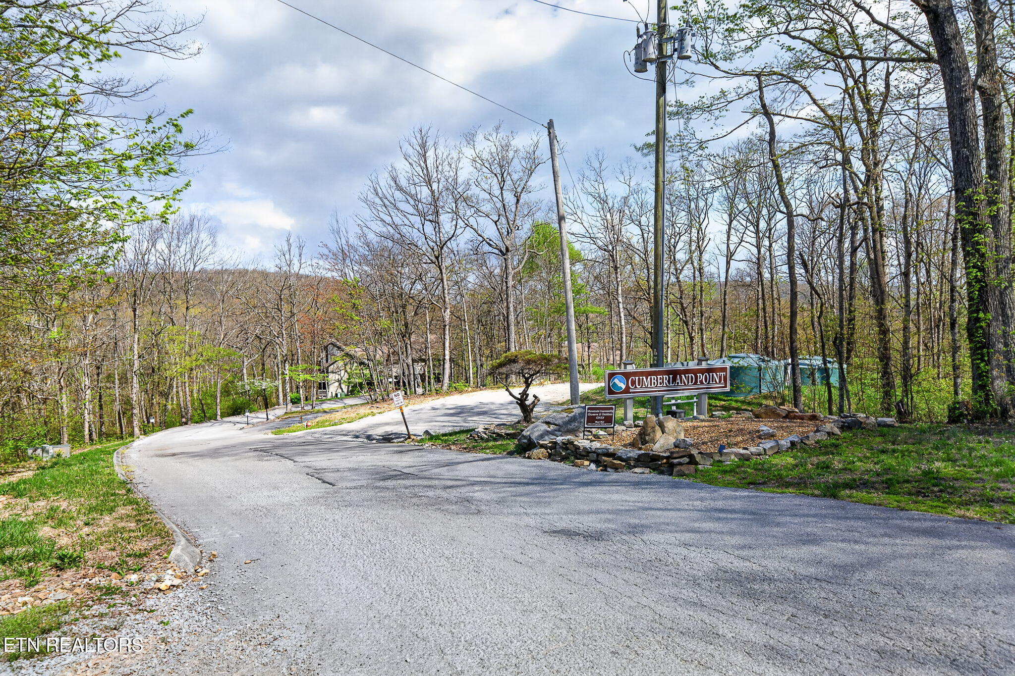 145 Moytoy Road, Unit 105 Crab Orchard, TN 37723 - Photo 27 of 29 27-web-or-mls-145 Moytoy Rd 105_133_TNPC