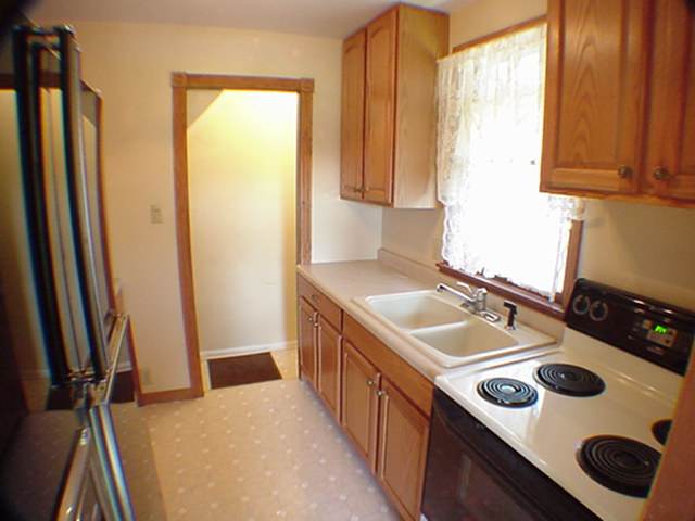 3050 7th Street Moline, IL 61265 - Photo 4 of 8 Gallery Image 4