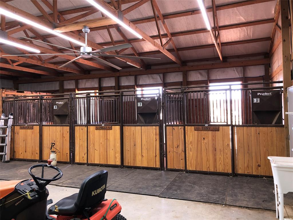 6025 Ge Horton Road Justin, TX 76247 - Photo 37 of 40 View of horse barn