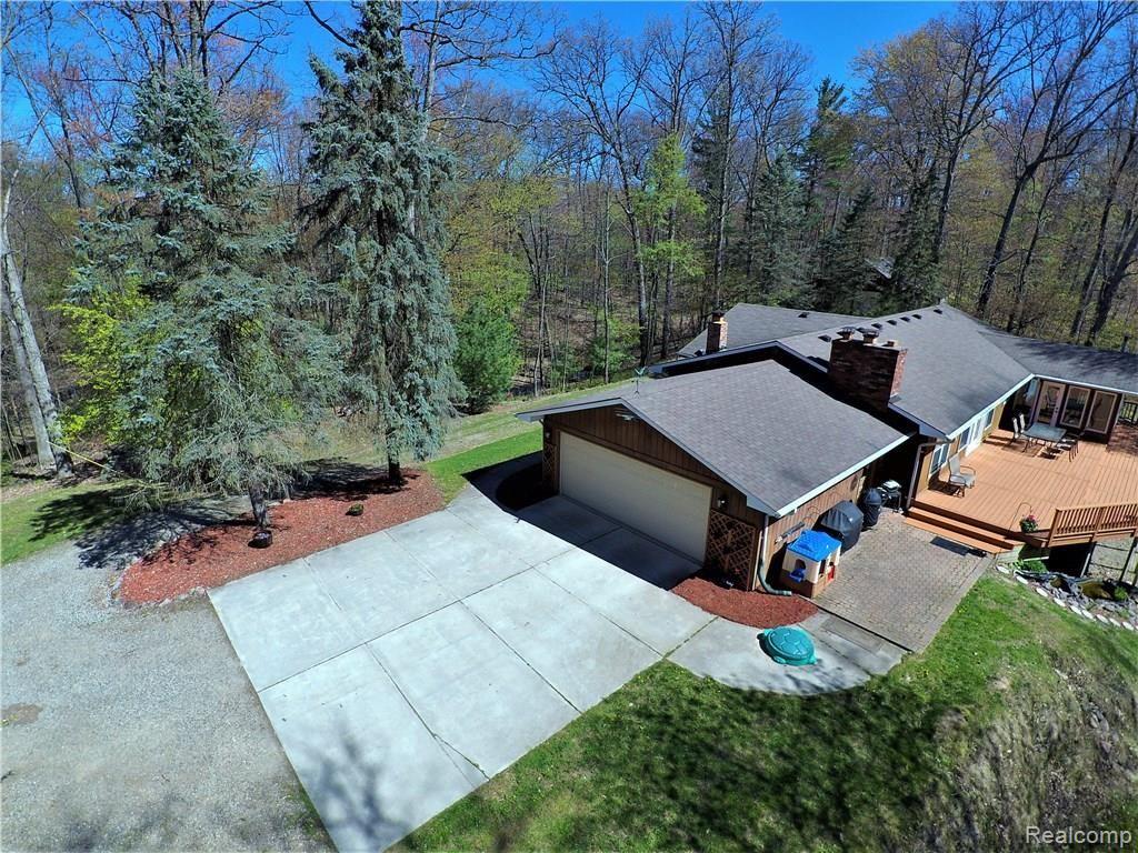 200 Ridgemont Road Oxford, MI 48370 - Photo 46 of 48 MAX_0109.JPG