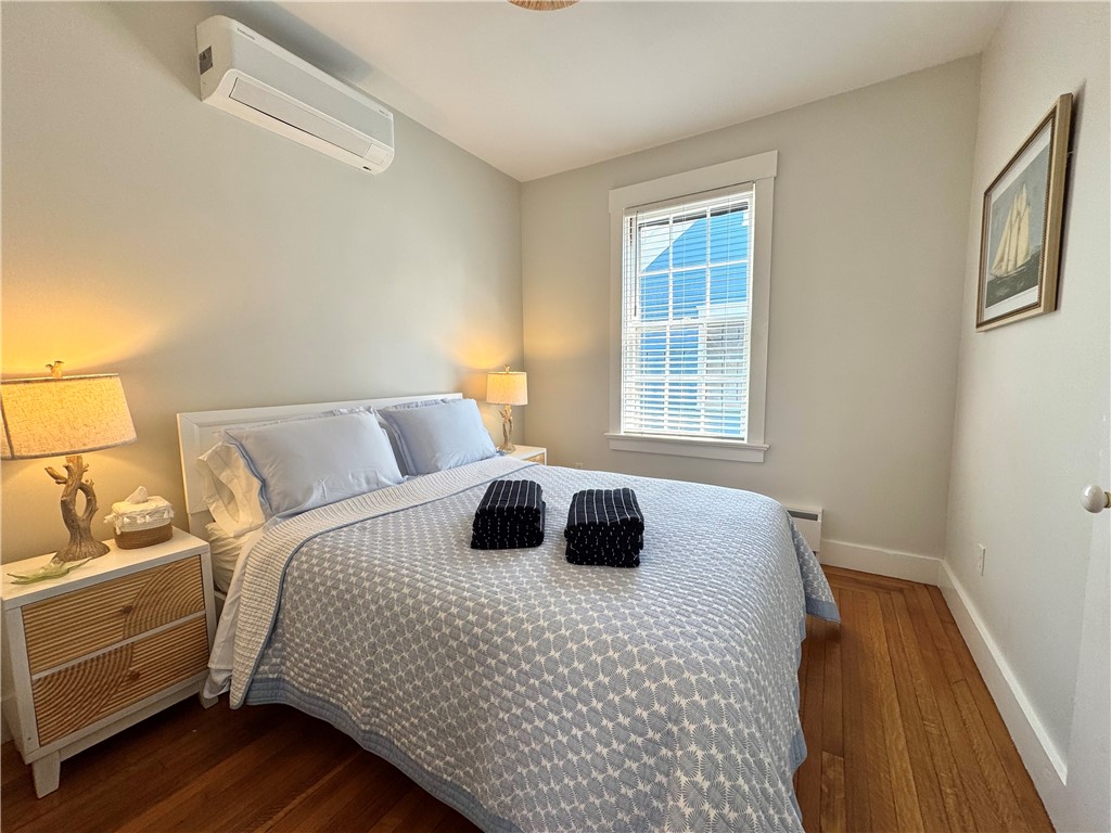 19 Walnut Street Newport, RI 02840 - Photo 8 of 10