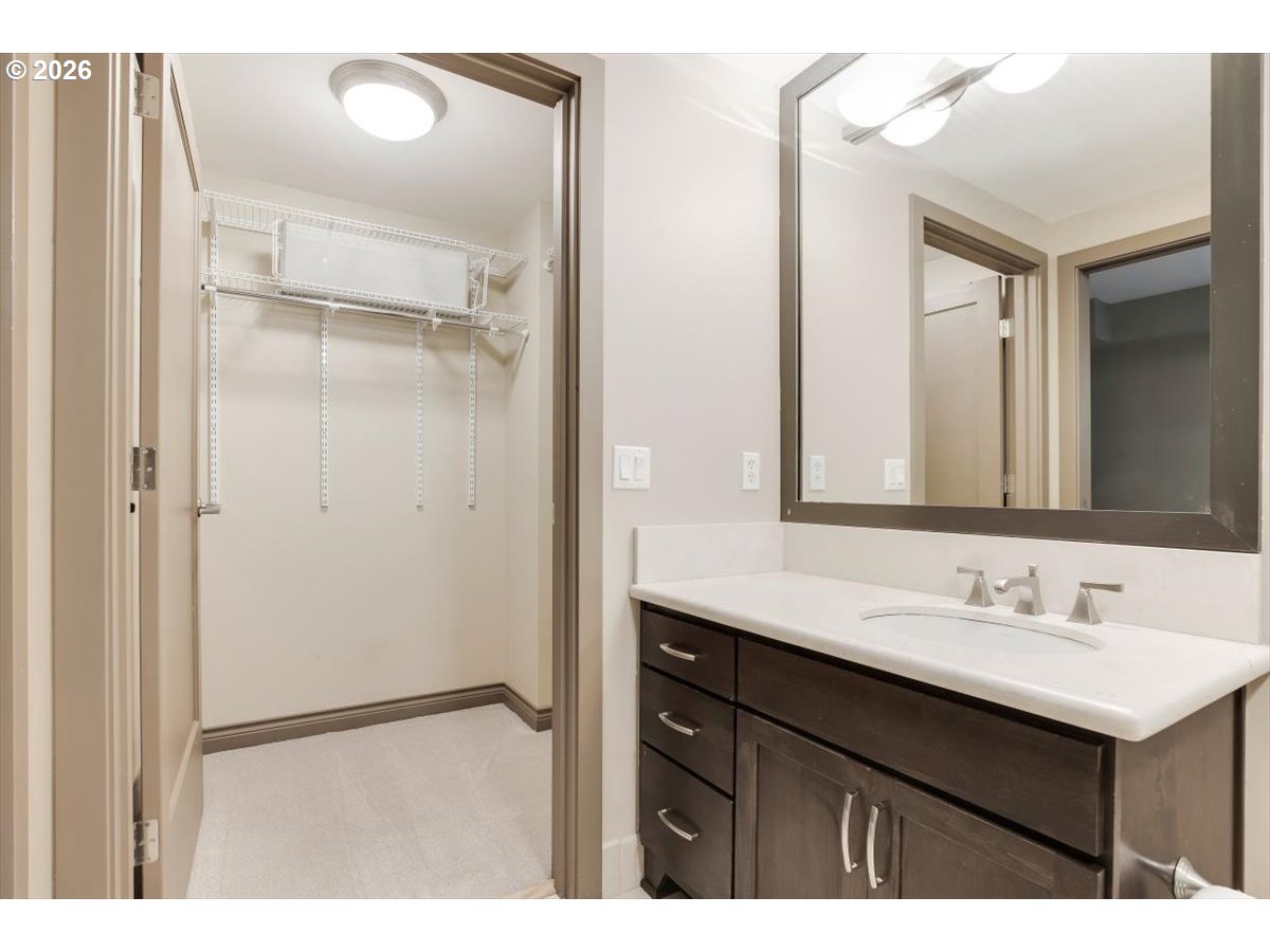 2454 Northwest Westover Road, Unit 102 Portland, OR 97210 - Photo 18 of 32