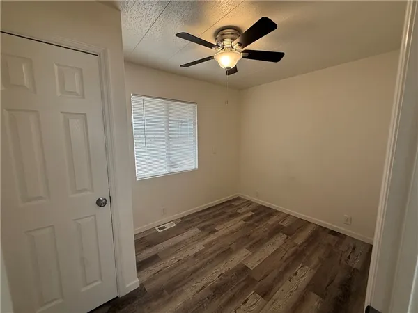 $1,250 | 2995 East Ames Avenue, Kingman, AZ 86409