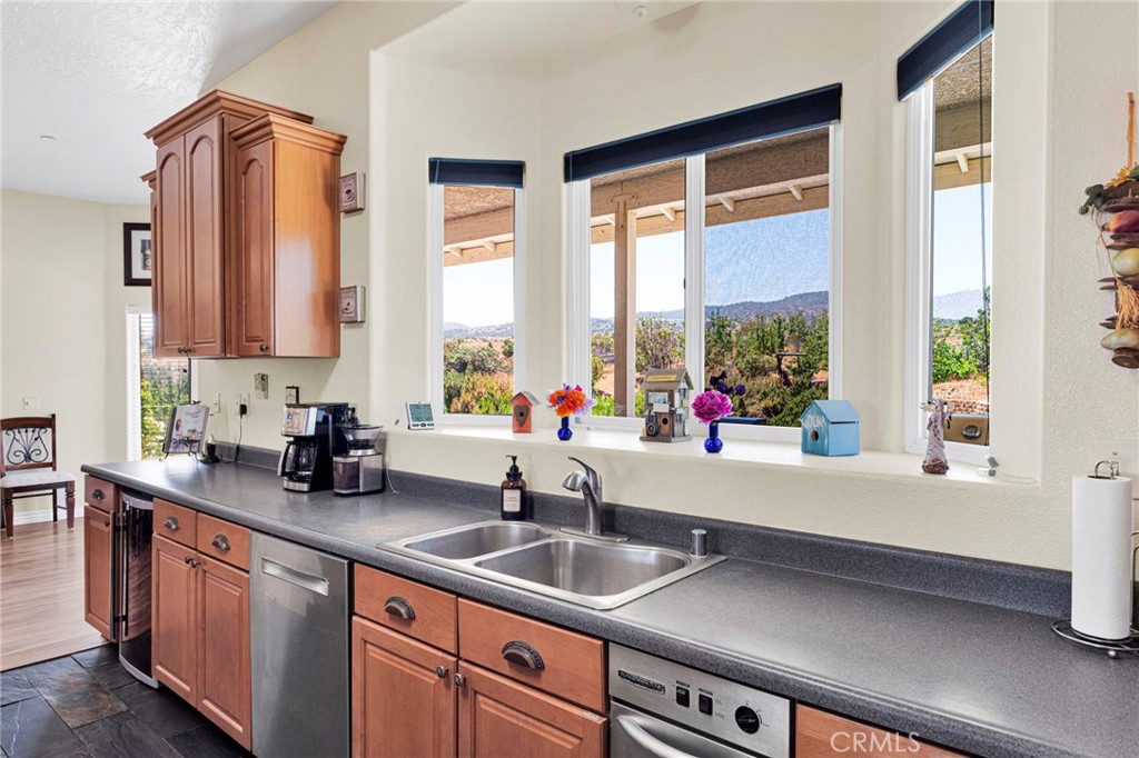5137 Cygnet Road Phelan, CA 92371 - Photo 12 of 61