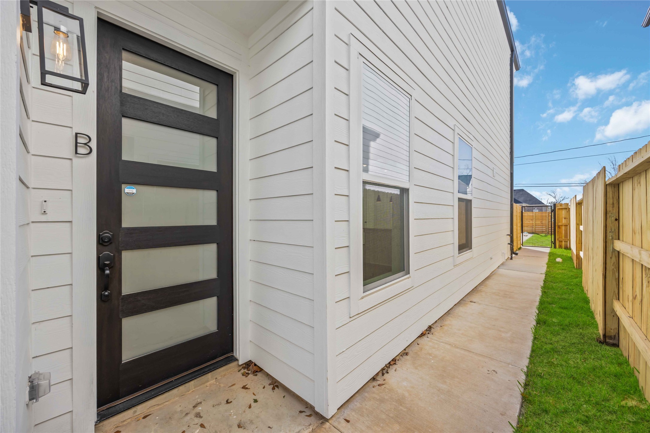1466 Ferguson Way, Unit B Houston, TX 77088 - Photo 26 of 28 a view of a door house with a tub