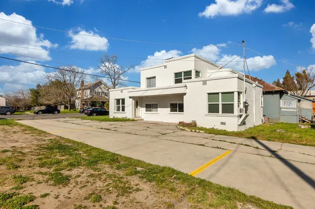 $750,000 | 1115 D Street, Marysville, CA 95901