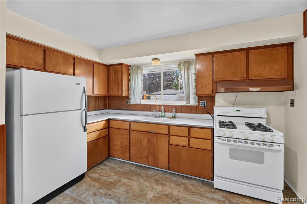 31431 Northwood Road Fraser, MI 48026 - Photo 4 of 14