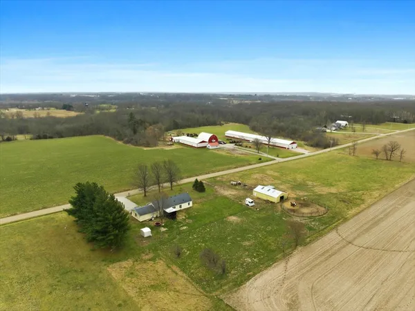 $199,900 | 6009 Park Road, Clinton, IL 61727