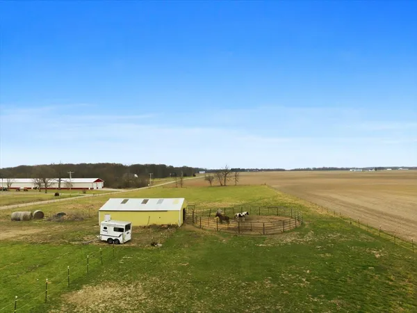 $199,900 | 6009 Park Road, Clinton, IL 61727