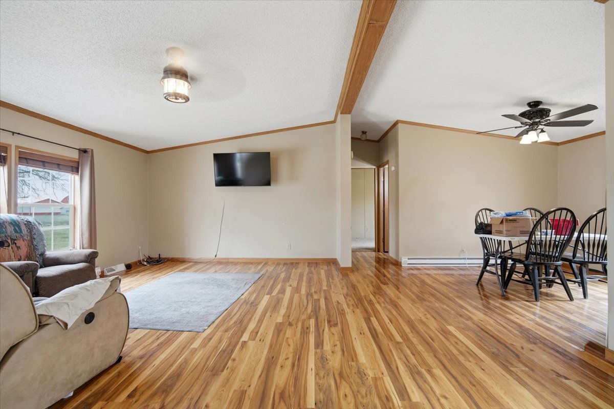 6009 Park Road Clinton, IL 61727 - Photo 5 of 27