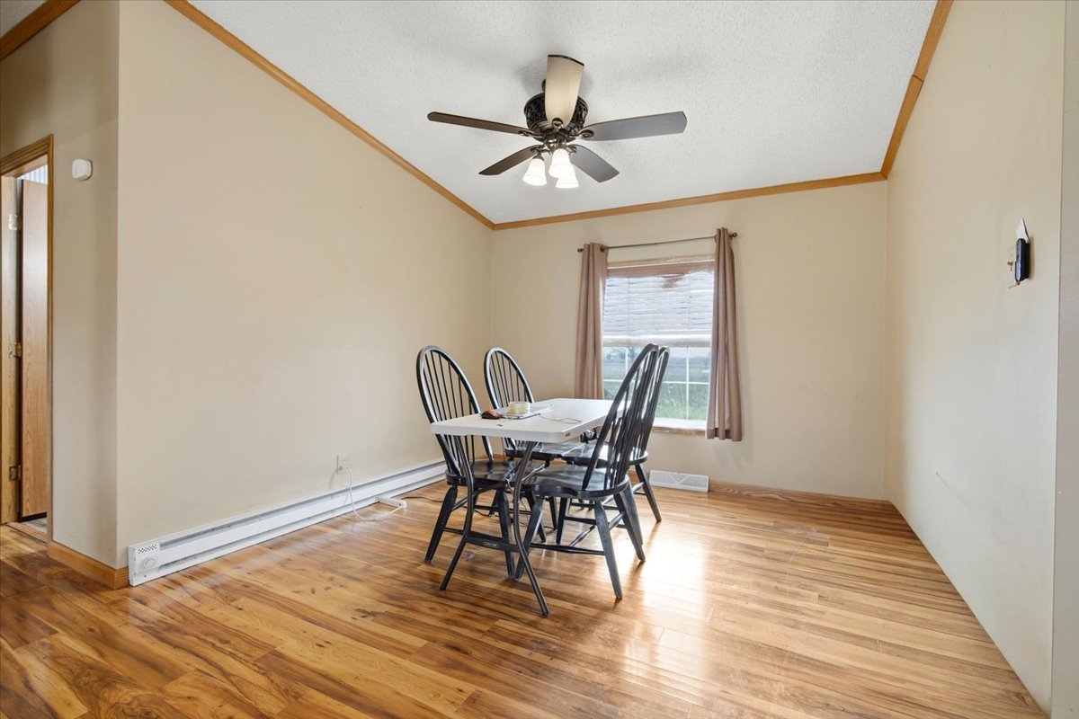 6009 Park Road Clinton, IL 61727 - Photo 6 of 27