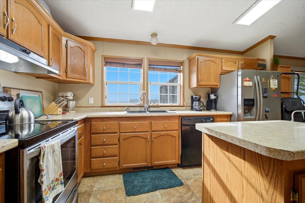 6009 Park Road Clinton, IL 61727 - Photo 7 of 27