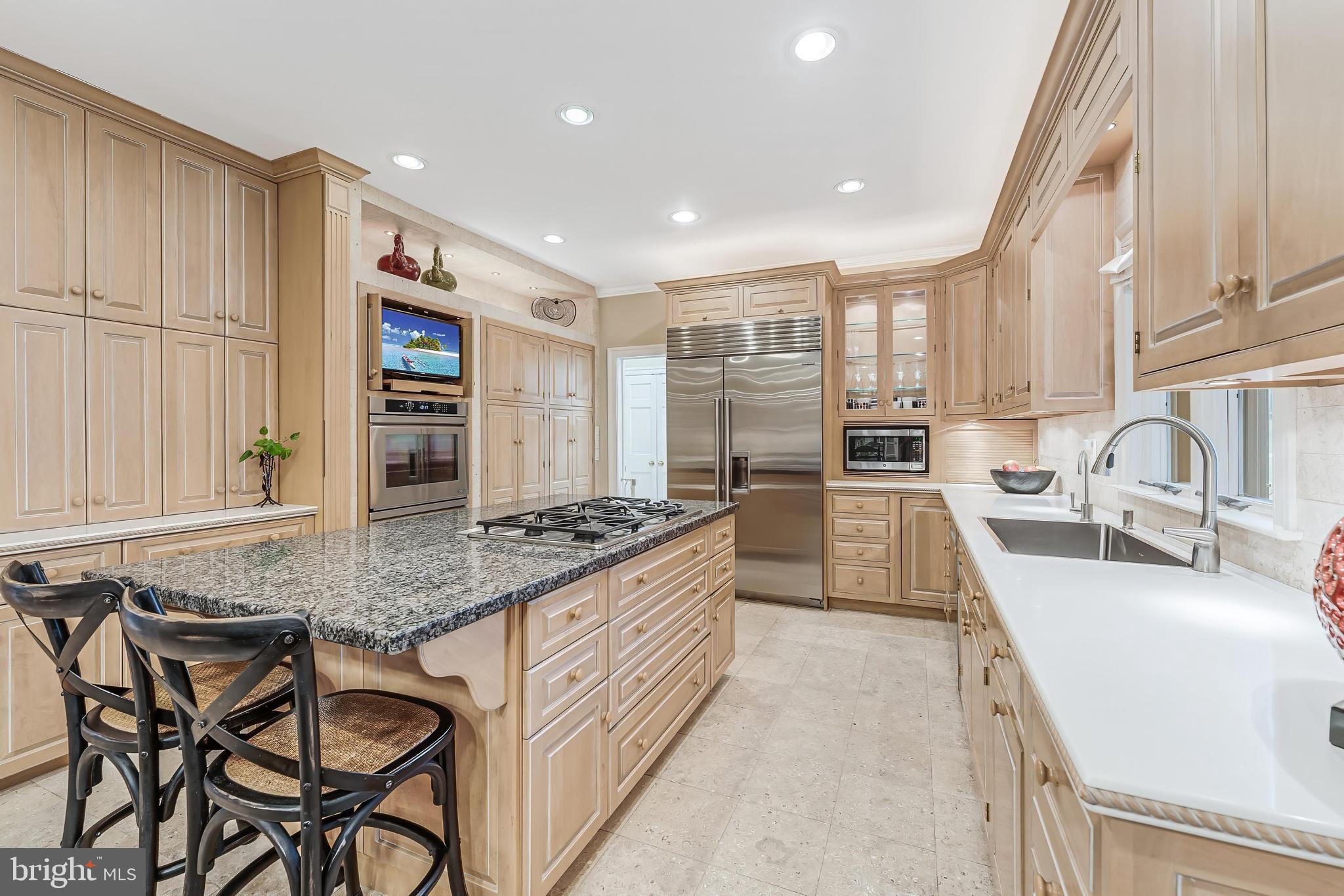 9327 Sprinklewood Lane Potomac, MD 20854 - Photo 35 of 96