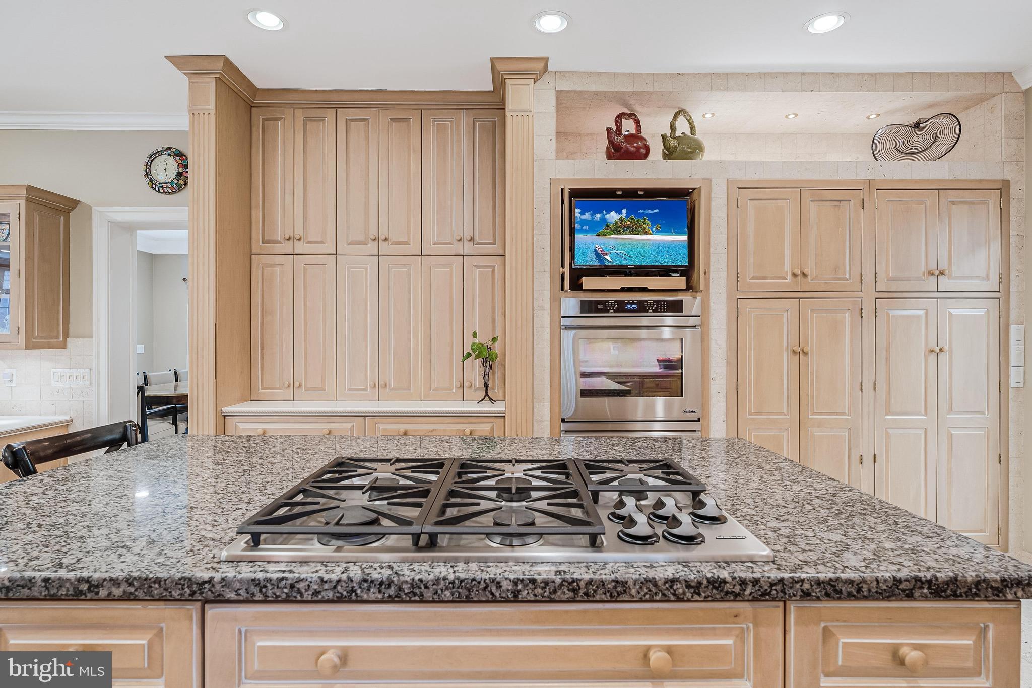 9327 Sprinklewood Lane Potomac, MD 20854 - Photo 38 of 96