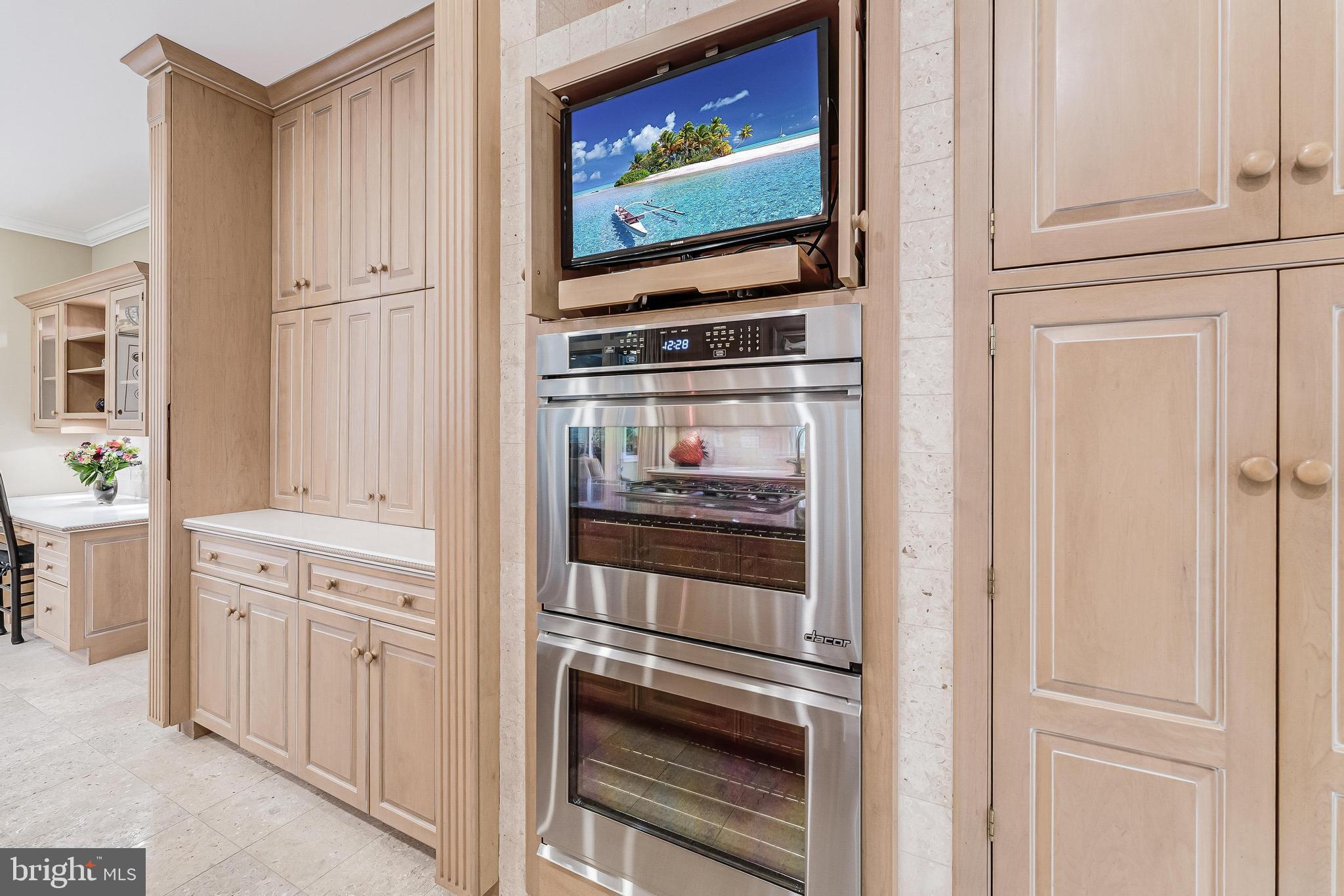 9327 Sprinklewood Lane Potomac, MD 20854 - Photo 39 of 96