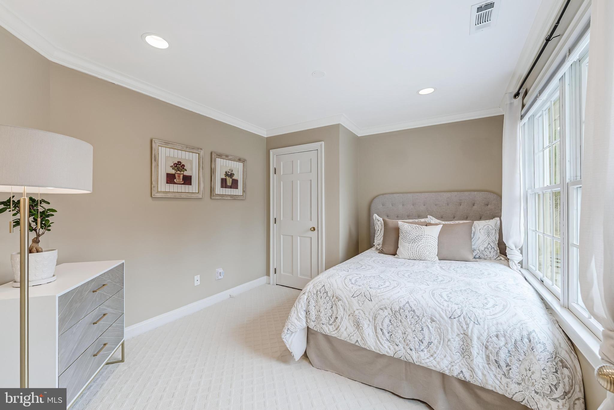 9327 Sprinklewood Lane Potomac, MD 20854 - Photo 70 of 96