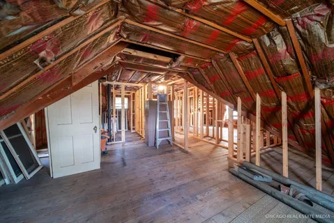 a view of an outdoor space