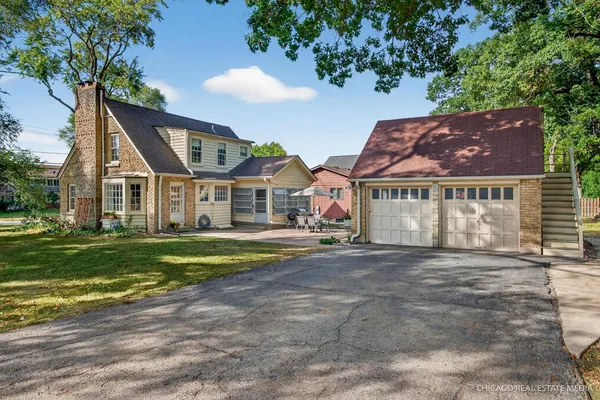 $305,000 | 844 Bode Road, Elgin, IL 60120